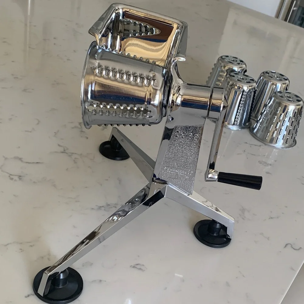 Vintage Saladmaster Hand Crank Food Processor 5 Cone Attachments USA - Picture 8 of 9